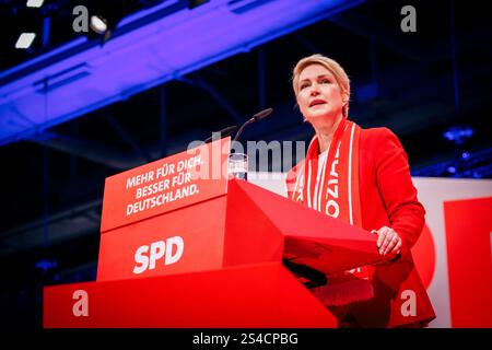 Manuela Schwesig, Ministerpraesidentin des Landes Mecklenburg-Vorpommern, aufgenommen im Rahmen des Bundesparteitages der SPD in Berlin, 11.01.2025. Berlin Deutschland *** Manuela Schwesig, Landespräsidentin von Mecklenburg-Vorpommern, auf der SPD-Bundesparteikonferenz in Berlin, 11 01 2025 Berlin Deutschland Copyright: XFelixxZahnx Stockfoto