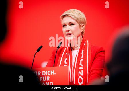 Manuela Schwesig, Ministerpraesidentin des Landes Mecklenburg-Vorpommern, aufgenommen im Rahmen des Bundesparteitages der SPD in Berlin, 11.01.2025. Berlin Deutschland *** Manuela Schwesig, Landespräsidentin von Mecklenburg-Vorpommern, auf der SPD-Bundesparteikonferenz in Berlin, 11 01 2025 Berlin Deutschland Copyright: XFelixxZahnx Stockfoto