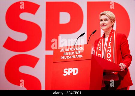 Manuela Schwesig, Ministerpraesidentin des Landes Mecklenburg-Vorpommern, aufgenommen im Rahmen des Bundesparteitages der SPD in Berlin, 11.01.2025. Berlin Deutschland *** Manuela Schwesig, Landespräsidentin von Mecklenburg-Vorpommern, auf der SPD-Bundesparteikonferenz in Berlin, 11 01 2025 Berlin Deutschland Copyright: XFelixxZahnx Stockfoto