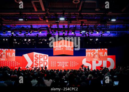 Manuela Schwesig, Ministerpraesidentin des Landes Mecklenburg-Vorpommern, aufgenommen im Rahmen des Bundesparteitages der SPD in Berlin, 11.01.2025. Berlin Deutschland *** Manuela Schwesig, Landespräsidentin von Mecklenburg-Vorpommern, auf der SPD-Bundesparteikonferenz in Berlin, 11 01 2025 Berlin Deutschland Copyright: XFelixxZahnx Stockfoto