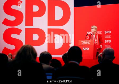 Manuela Schwesig, Ministerpraesidentin des Landes Mecklenburg-Vorpommern, aufgenommen im Rahmen des Bundesparteitages der SPD in Berlin, 11.01.2025. Berlin Deutschland *** Manuela Schwesig, Landespräsidentin von Mecklenburg-Vorpommern, auf der SPD-Bundesparteikonferenz in Berlin, 11 01 2025 Berlin Deutschland Copyright: XFelixxZahnx Stockfoto