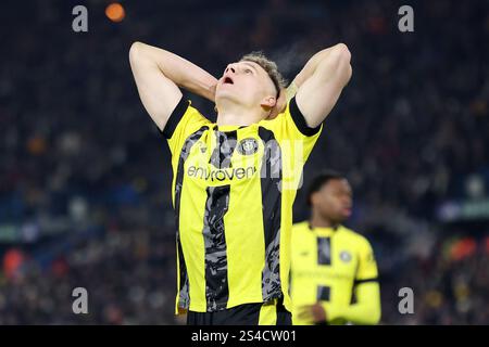 Toby Sims von Harrogate Town reagiert darauf, nachdem er eine Chance verpasst hat, während des dritten Spiels der Emirates FA Cup in der Elland Road, Leeds, eine Chance auf ein Tor zu verpassen. Bilddatum: Samstag, 11. Januar 2025. Stockfoto
