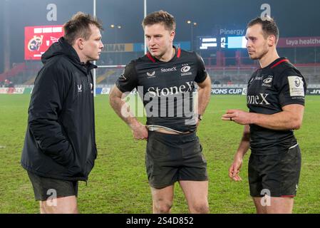 Limerick, Irland. Januar 2025. Ivan van Zyl von Saracens und Fergus Burke von Saracens nach dem Investec Champions Cup, Pool 3, Runde 3 Spiel zwischen Munster Rugby und Saracens im Thomond Park in Limerick, Irland am 11. Januar 2025 (Foto: Andrew SURMA/ Credit: SIPA USA/Alamy Live News Stockfoto