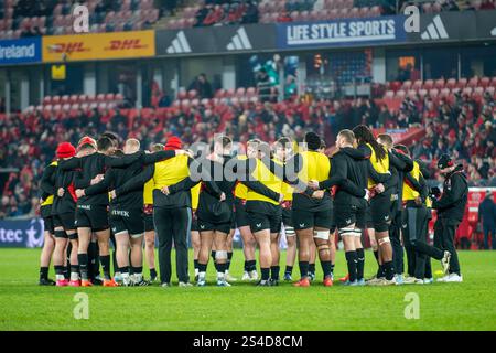 Limerick, Irland. Januar 2025. Das Saracens Rugby Team im Investec Champions Cup, Pool 3, Runde 3 Spiel zwischen Munster Rugby und Saracens im Thomond Park in Limerick, Irland am 11. Januar 2025 (Foto: Andrew SURMA/ Credit: SIPA USA/Alamy Live News Stockfoto