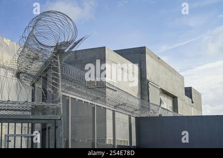 Stacheldraht, Wand, Gefängnis, Asperger Straße, Stammheim, Stuttgart, Baden-Württemberg, Deutschland, Europa Stockfoto