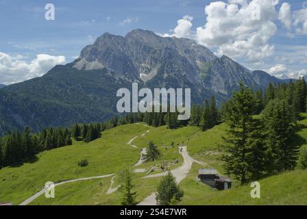 Blick vom Kranzberg auf die Wettersteinberge, Wandern, Bergwandern, Alpen, Berge, Markt Mittenwald, Bayern, Oberbayern, Deutschland, Eur Stockfoto