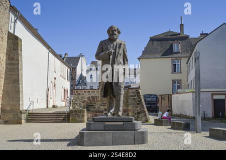 Karl-Marx-Denkmal, Simeonstiftplatz, Trier, Rheinland-Pfalz, Deutschland, Europa Stockfoto