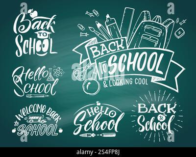 Vintage-Emblem-Set für Schule und Universität. Willkommen in der Schule. Vektorhand, die Wörter schreibt. Zurück zur Schule Text kritzelnd auf Tafel Illustration. Vintage-Emblem-Set für Schule und Universität. Willkommen in der Schule. Vektorhand, die Wörter schreibt Stock Vektor