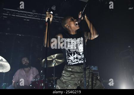 UK. Januar 2025. LONDON, ENGLAND – 11. JANUAR: KAILA Whyte von The None trat am 11. Januar 2025 im Electric Ballroom in Camden auf. CAP/MAR © MAR/Capital Pictures Credit: Capital Pictures/Alamy Live News Stockfoto
