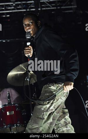 UK. Januar 2025. LONDON, ENGLAND – 11. JANUAR: KAILA Whyte von The None trat am 11. Januar 2025 im Electric Ballroom in Camden auf. CAP/MAR © MAR/Capital Pictures Credit: Capital Pictures/Alamy Live News Stockfoto