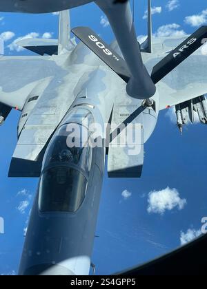 F-15 Kampfjet am Himmel Stockfoto