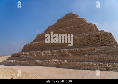 Stufenpyramide für die Beerdigung von Djoser, auch bekannt als König Netjeryknet in Sakkara bei Kairo Ägypten Stockfoto