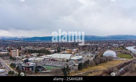 Drohnenaufnahme im Washington-Grizzly-Stadion in Missoula, Montana Stockfoto