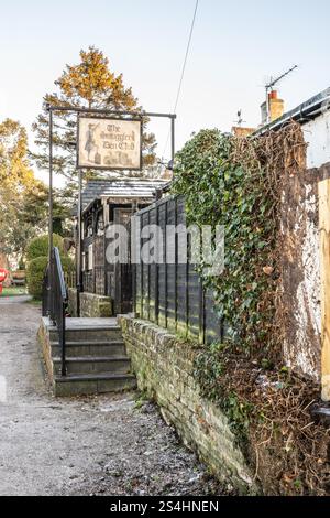 Das Smugglers Inn ist ein privater Trinkclub im historischen Dorf Hullbridge in Essex am Fluss Crouch Stockfoto