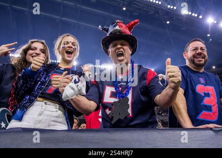 Houston, TX, USA. Januar 2025. Houston Texans Fans während eines Playoffs zwischen den Los Angeles Chargers und den Houston Texans in Houston, Texas. Trask Smith/CSM/Alamy Live News Stockfoto