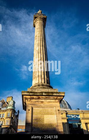 Grey's Monument Newcastle. Grey's Monument ist ein denkmalgeschütztes Denkmal für Charles Grey, 2. Earl Grey, im Zentrum von Newcastle upon Tyne, Großbritannien. Stockfoto