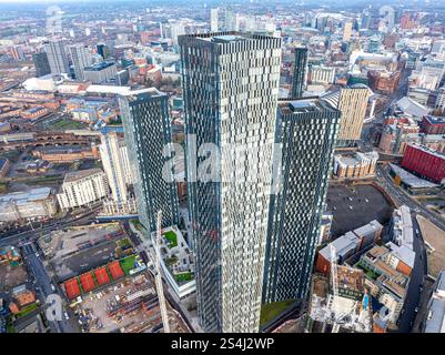 Luftbild von Wolkenkratzern am Deansgate Square in Manchester UK Stockfoto