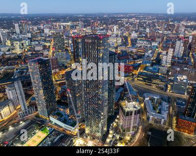 Luftbild von Wolkenkratzern am Deansgate Square in Manchester UK Stockfoto