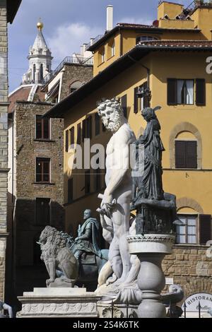 Italien, Toskana, Florenz. Statuen auf der Piazza della Signoria. Neptunbrunnen, Österreich, Europa Stockfoto