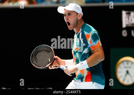 Melbourne, Australien. Januar 2025. Tennis: Grand Slam - Australian Open, Männer Singles, 1. Runde. Thompson (Australien) - Koepfer (Deutschland). Dominik Koepfer jubelt. Frank Molter/dpa/Alamy Live News Stockfoto