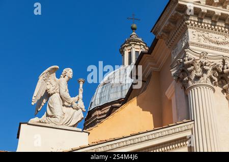 Seitenansicht der Kirche Saint roch 'all'Augusteo', Rom, Italien. Stockfoto