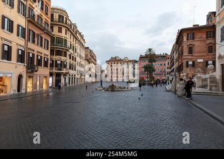 Am frühen Morgen auf der Piazza di Spagna, Rom, Latium, Italien. Stockfoto