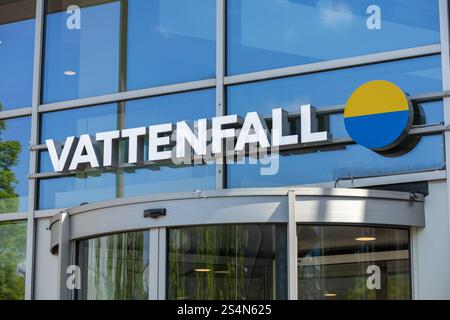 Amsterdam, Niederlande. 13. Mai 2023. Vattenfall-Logo-Schild am Eingang des Büros. Vattenfall ist ein Energieunternehmen, das etwa 2 Mio. Stockfoto