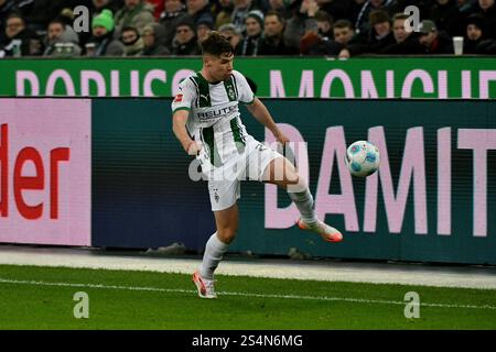 Mönchengladbach, Deutschland. Januar 2025. Fussball; Spieltag 16; 1. Bundesliga; Saison 2024/2025; Borussia Mönchengladbach gegen Bayern München am 11.01.2025 in Mönchenglabdach. UBz: 26 Lukas Ullrich, Borussia Mönchengladbach. Quelle: dpa/Alamy Live News Stockfoto