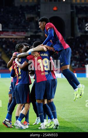 Barcelona, Spanien. Oktober 2024. Die Spieler von Barcelona feiern ein Tor beim LaLiga EA Sports Spiel zwischen dem FC Barcelona und Sevilla FC bei der ESTA Stockfoto