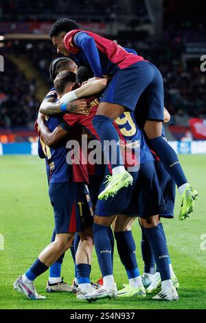 Barcelona, Spanien. Oktober 2024. Die Spieler von Barcelona feiern ein Tor beim LaLiga EA Sports Spiel zwischen dem FC Barcelona und Sevilla FC bei der ESTA Stockfoto