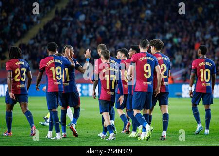 Barcelona, Spanien. Oktober 2024. Die Spieler von Barcelona feiern ein Tor beim LaLiga EA Sports Spiel zwischen dem FC Barcelona und Sevilla FC bei der ESTA Stockfoto