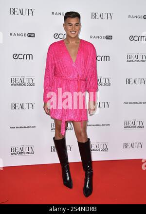 Junaid Ahmed nimmt an den Beauty Awards 2023 im City Central im HAC (Honourable Artillery Club) in London Teil. UK. Montag, 27. November 2023 Stockfoto