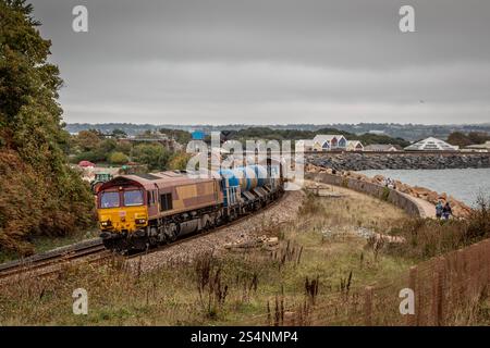 DB Cargo UK Class 66 No. 66200 passiert in der Nähe von Dawlish Warren, Devon, England, UK Stockfoto