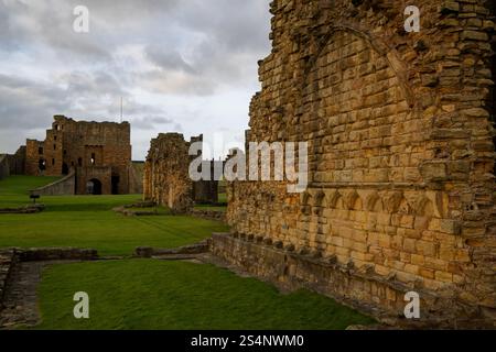 Die Ruinen von Tynemouth Castle und Priory in Newcastle, England. Stockfoto