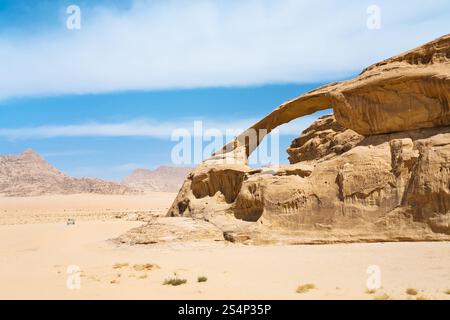 Bridge Rock im Wadi Rum Dessert, Jordan Stockfoto