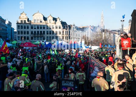 Nationaler Streik- und protestmarsch gegen Pensionspläne, organisiert vom öffentlichen Sektor in der Region Brüssel-Hauptstadt, Belgien, 13. Januar 2025 Stockfoto