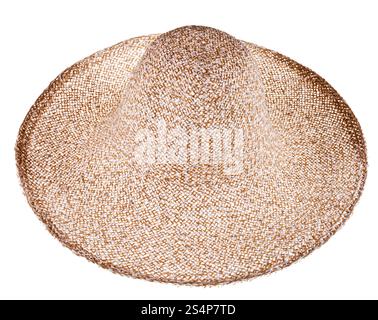einfache Stroh breiter Krempe Sommerhut isoliert auf weißem Hintergrund Stockfoto