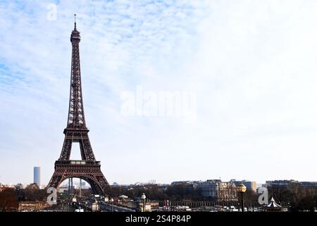 Blick auf den Eiffelturm in Paris von Trocadero Stockfoto