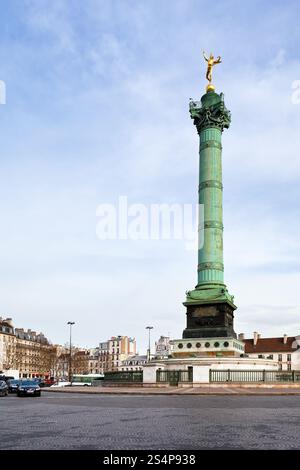 PARIS, FRANKREICH - 6. MÄRZ: Place de la Bastille in Paris am 6. März 2013. Der Place de la Bastille ist ein Platz, auf dem das Bastille Gefängnis stand Stockfoto