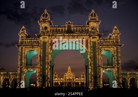 Der Palast in der Stadt Mysore in der Provinz Karnataka in Indien. ASIEN INDIEN KARNAKA Stockfoto
