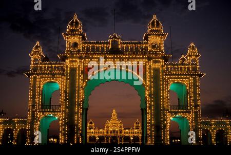 Der Palast in der Stadt Mysore in der Provinz Karnataka in Indien. ASIEN INDIEN KARNAKA Stockfoto