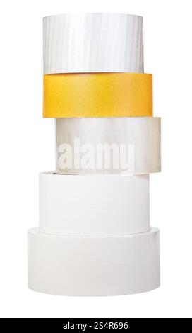 Haufen von Klebeband Rollen isolierten auf weißen Hintergrund Stockfoto