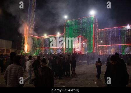 Srinagar, Jammu Und Kaschmir, Indien. Januar 2025. Schiitische Muslime feiern das 13. Rajab-Festival, anlässlich des Geburtstages von Imam Hazrat Ali (PBUH), dem ersten Imam und einer verehrten Figur in Srinagar. Er wurde am 13. Rajab im 30. Jahr des Elefanten (600 n. Chr.) in der Kaaba in Makkah geboren. (Credit Image: © Adil Abass/ZUMA Press Wire) NUR REDAKTIONELLE VERWENDUNG! Nicht für kommerzielle ZWECKE! Quelle: ZUMA Press, Inc./Alamy Live News Stockfoto
