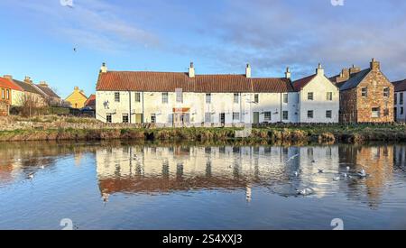 Blick auf Waterside Bistro Restaurant und Bar Pub, River Tyne, Haddington, East Lothian, Schottland, UK Stockfoto