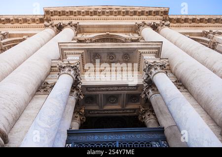 Spalten der päpstlichen Erzbasilika des Johanniterordens in Laterano (Basilica di San Giovanni in Laterano) in Rom Stockfoto