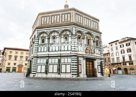 Reisen Sie nach Italien - Florenz Baptisterium (Battistero di San Giovanni, Baptisterium des Heiligen Johannes) auf der Piazza San Giovanni in Morgen Stockfoto