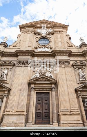 Reisen nach Italien - Vorderansicht der Kirche Chiesa dei Santi Michele e Gaetano in Florenz Zentrum Stockfoto