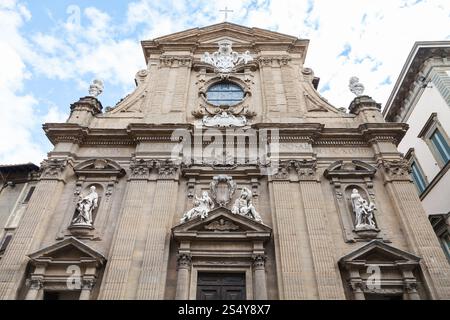 Reisen nach Italien - Fassade der Kirche Chiesa dei Santi Michele e Gaetano in Florenz Zentrum Stockfoto