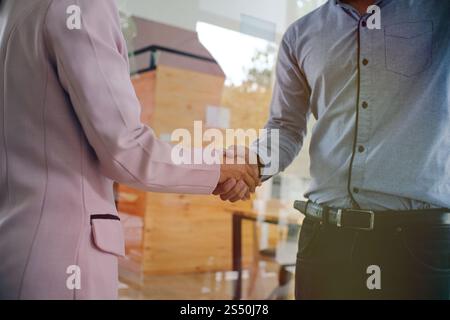 Bild Business mans Handshake. Business Partnerschaft treffen Konzept. Stockfoto