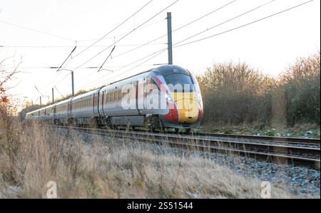Die neue LNER Azuma elektrische Zug auf der East Coast Mainline, England, UK. Stockfoto